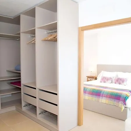 Modern In Cala Jondal Porroig סן חוזה דה סא טלאיה