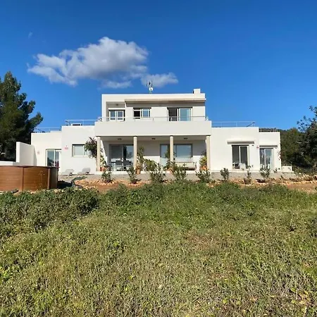Modern In Cala Jondal Porroig Nyaraló San José
